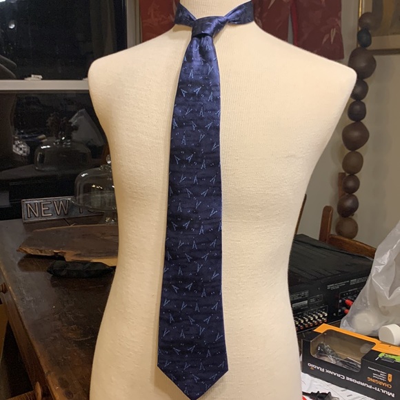 ROGER L. PARIS EIFFEL TOWER NECKTIE - Picture 5 of 11